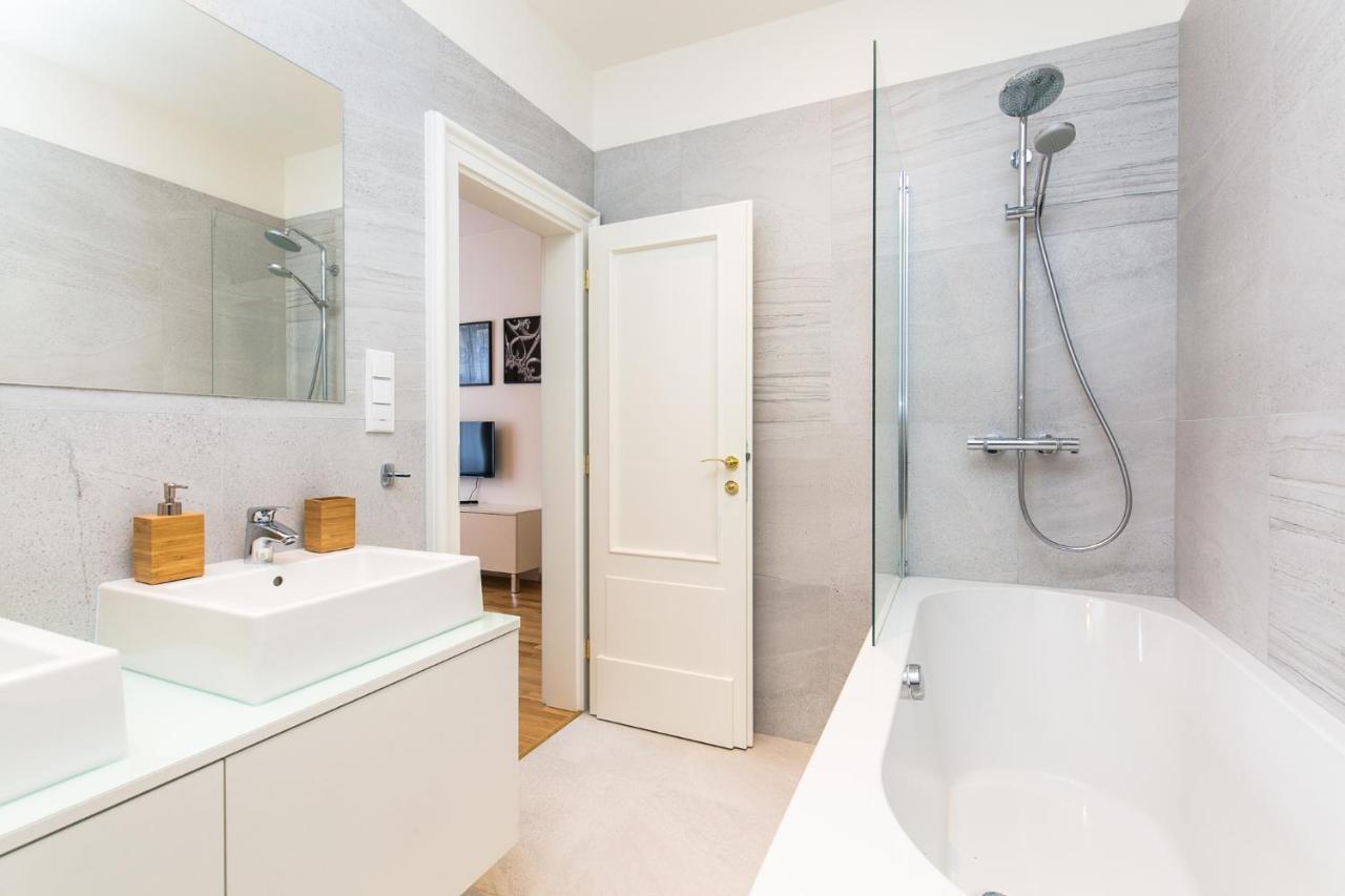 Unique Old Town Apartments At Palace Dlouha Prague Ngoại thất bức ảnh