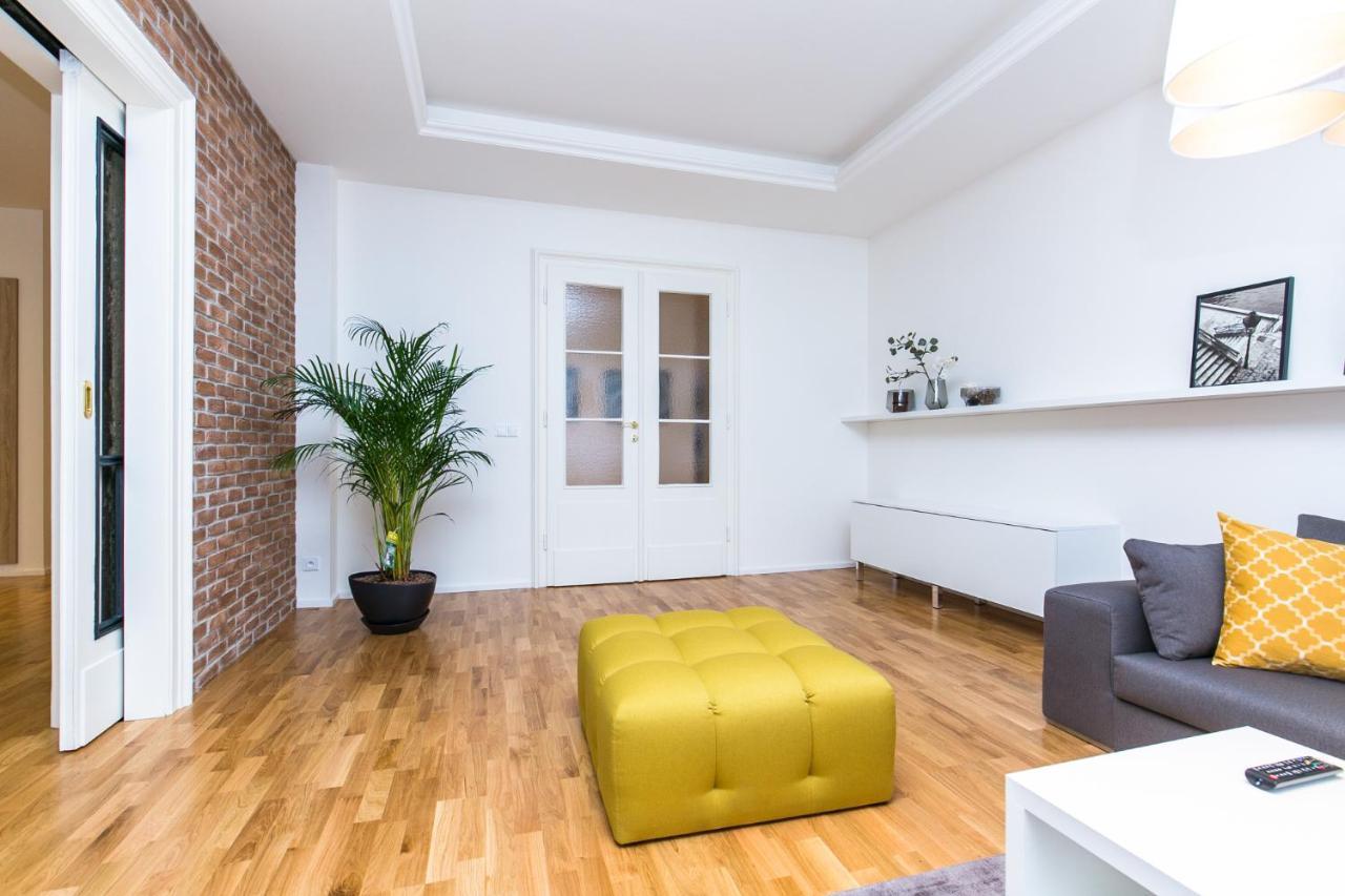 Unique Old Town Apartments At Palace Dlouha Prague Ngoại thất bức ảnh