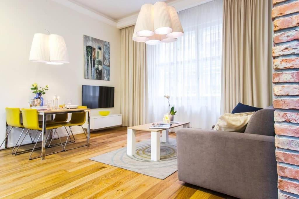 Unique Old Town Apartments At Palace Dlouha Prague Ngoại thất bức ảnh
