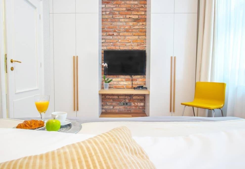 Unique Old Town Apartments At Palace Dlouha Prague Ngoại thất bức ảnh