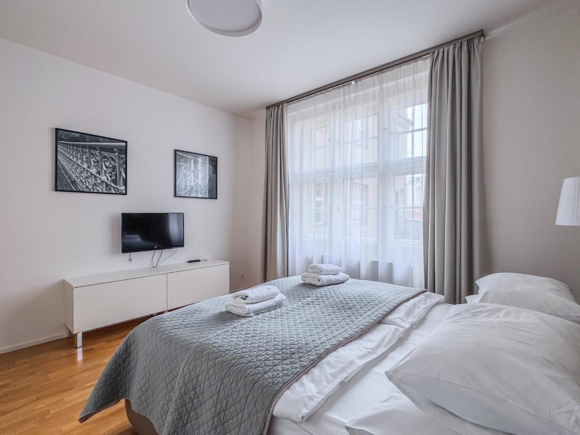 Unique Old Town Apartments At Palace Dlouha Prague Ngoại thất bức ảnh